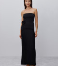 Rose on thin ribbon black