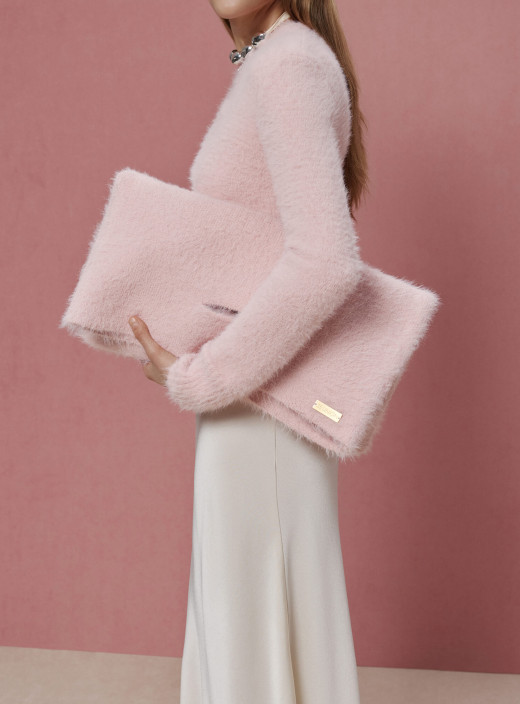 Сумка клатч з пухнастої пряжі Soft Clutch рожева